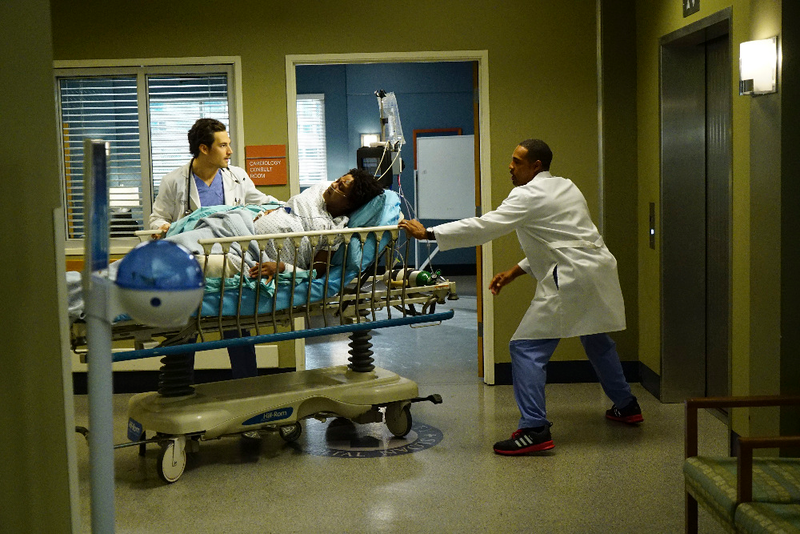 Illustration for article titled A two-episode “event” highlights Grey’s Anatomy at its best and worst